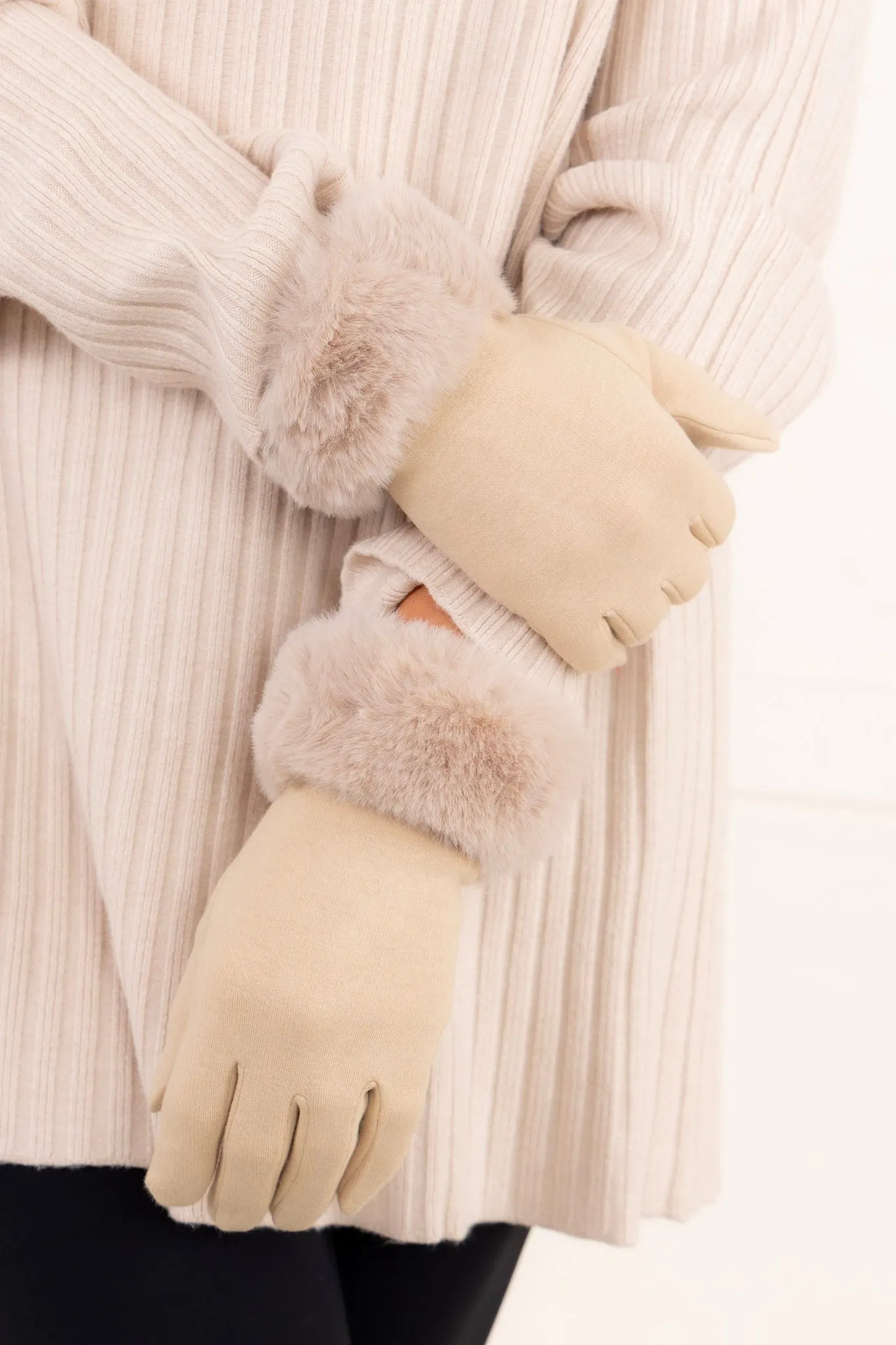 Cold Hearted Gloves - Beige - DOORBUSTER