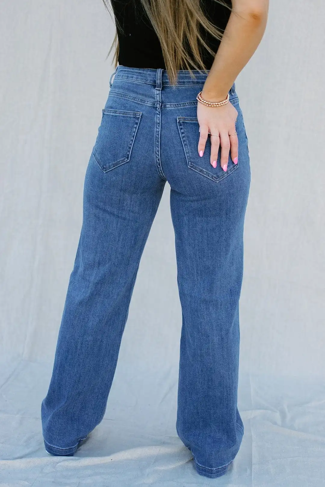 Mid Rise Clean Wide Leg Jeans