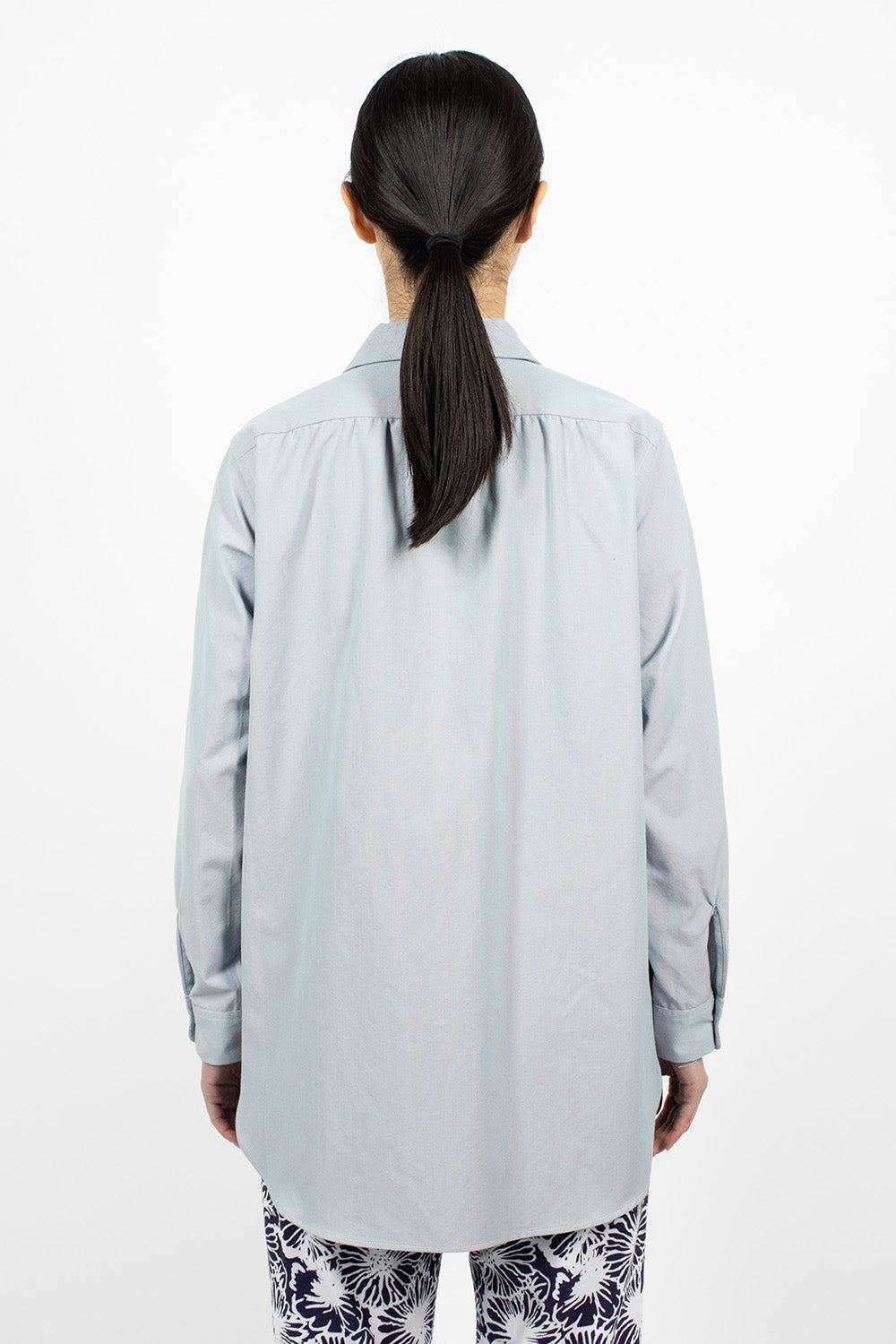 Rounded Collar Shirt Blue/Iridescent